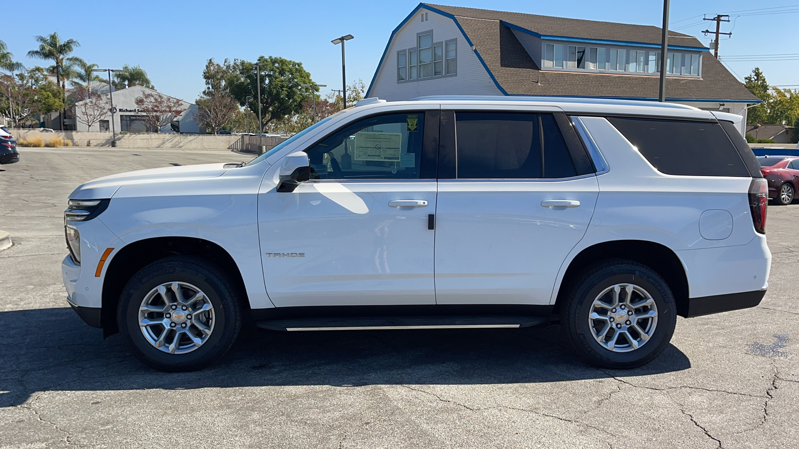 2025 Chevrolet Tahoe LS 6