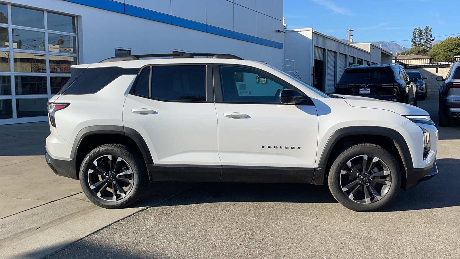 2025 Chevrolet Equinox AWD RS 2