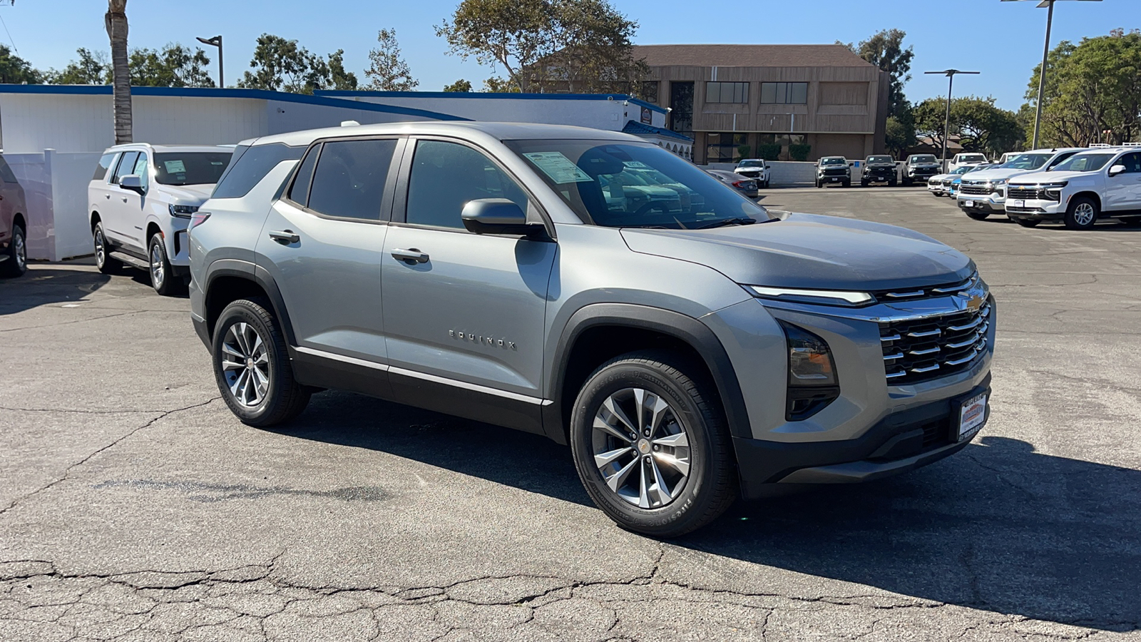 2025 Chevrolet Equinox FWD LT 1