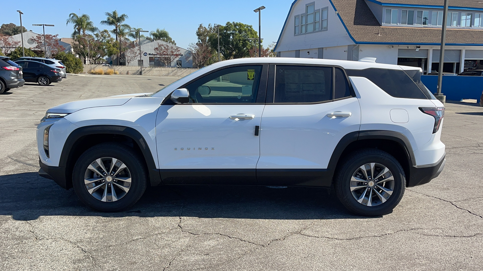 2025 Chevrolet Equinox FWD LT 6