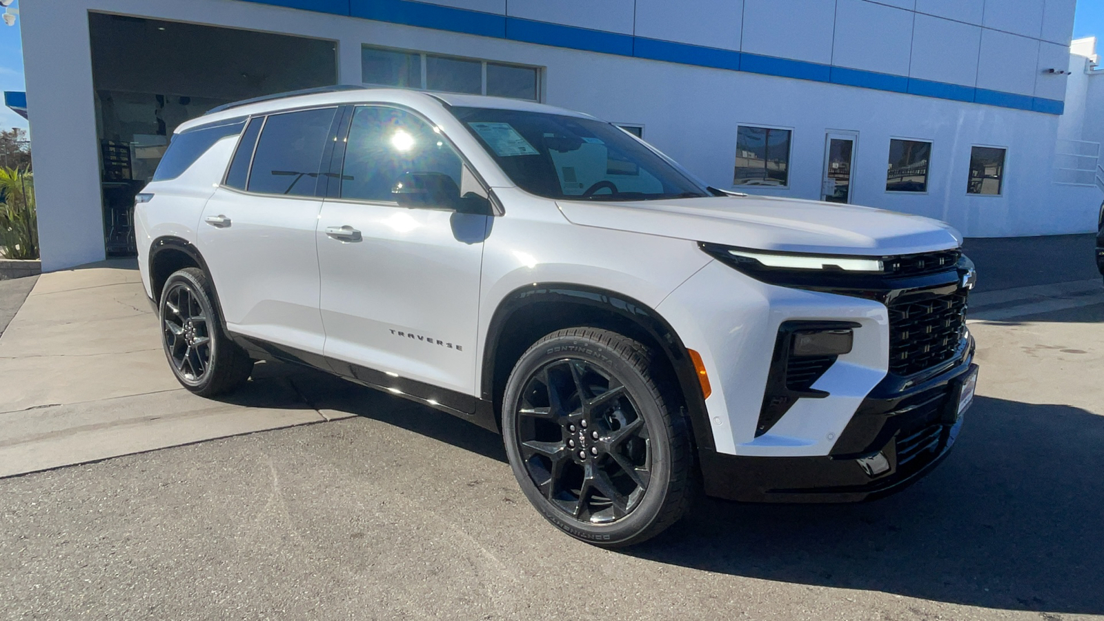 2025 Chevrolet Traverse FWD RS 1