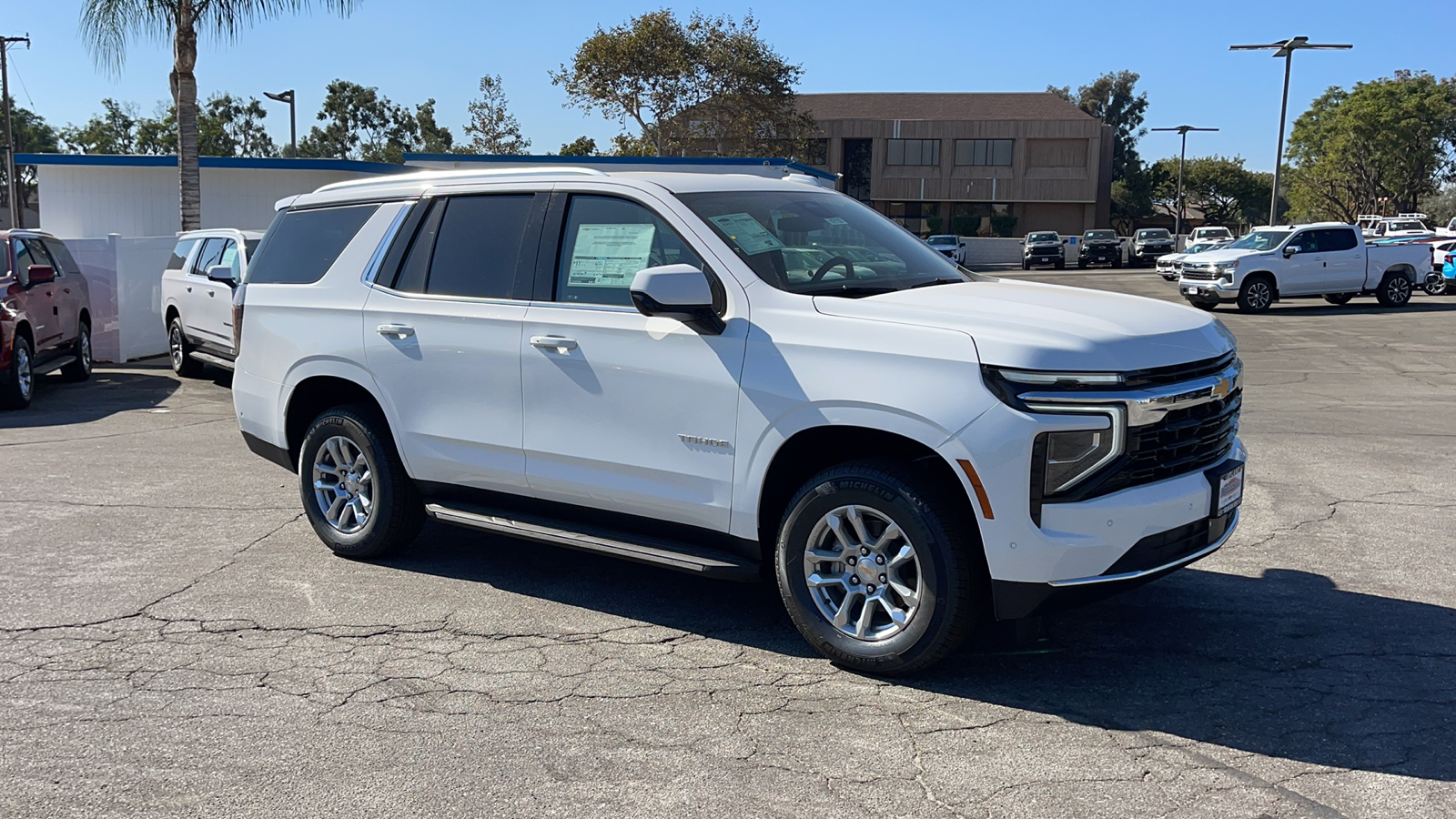 2025 Chevrolet Tahoe LS 1