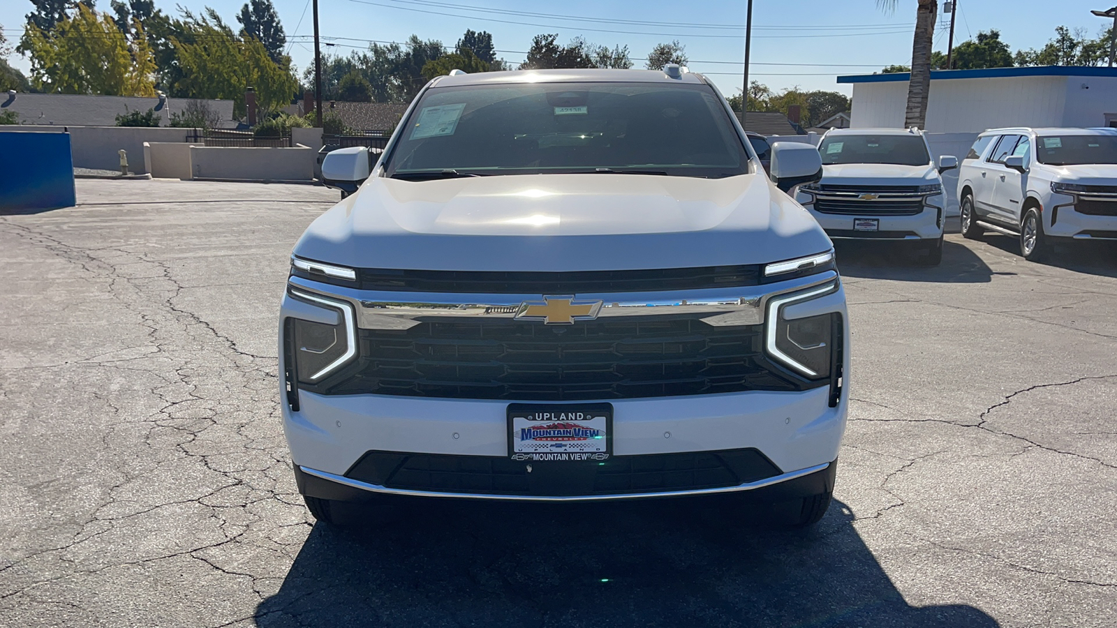 2025 Chevrolet Tahoe LS 8