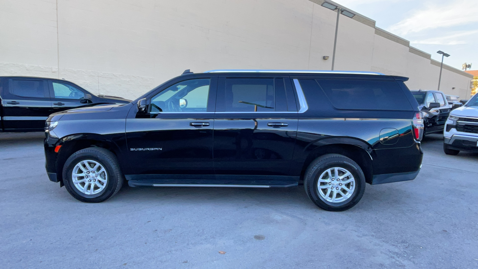 2023 Chevrolet Suburban LT 6