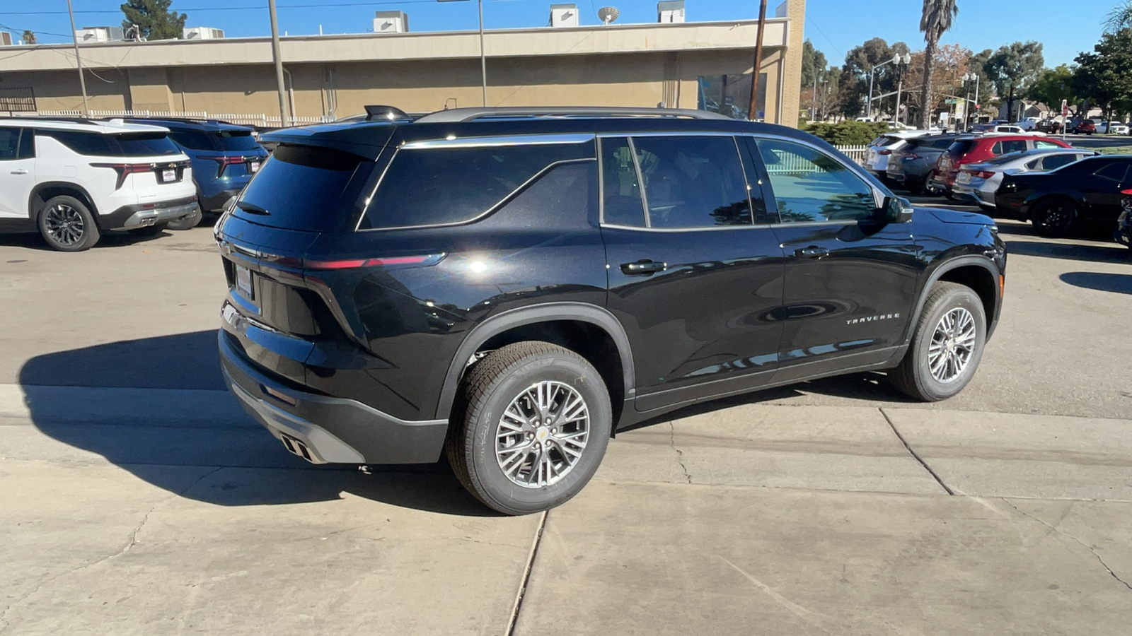 2025 Chevrolet Traverse FWD LT 3