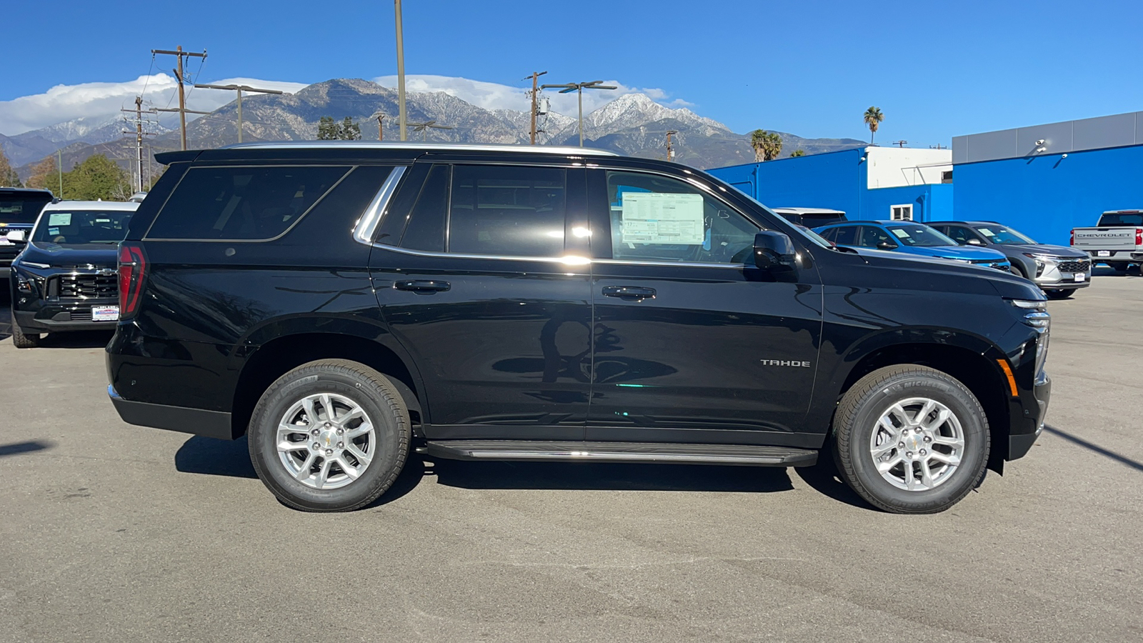 2025 Chevrolet Tahoe LS 2