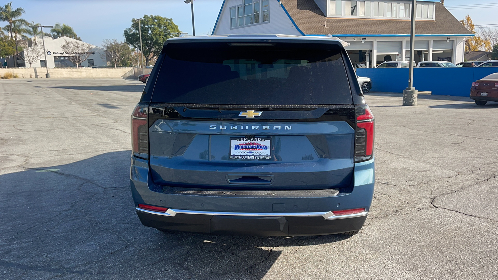 2025 Chevrolet Suburban LS 4