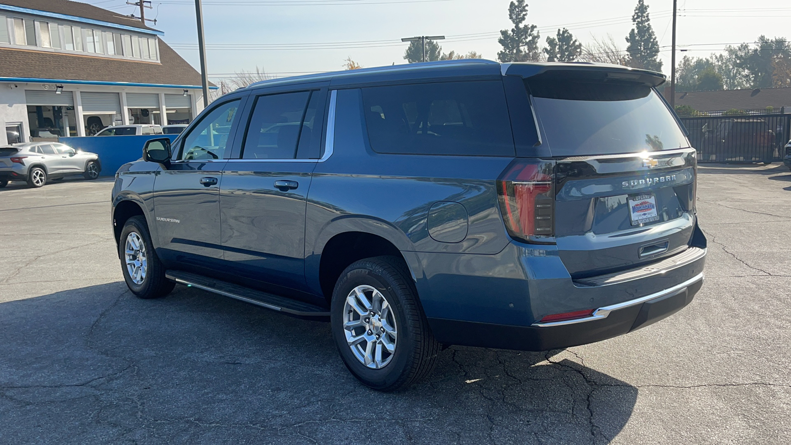 2025 Chevrolet Suburban LS 5