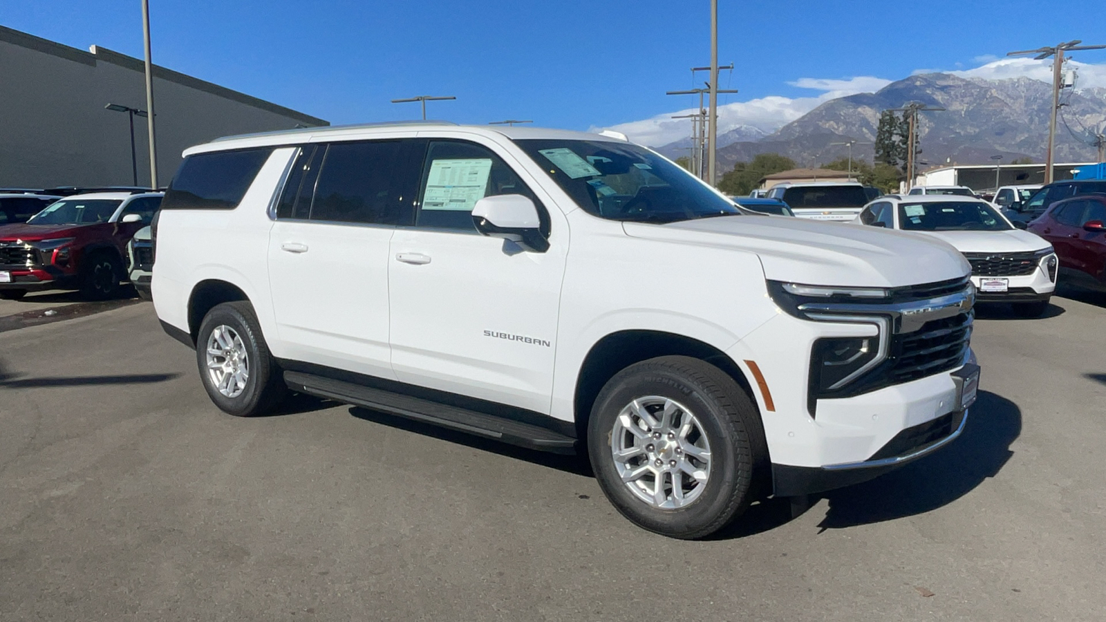 2025 Chevrolet Suburban LS 1