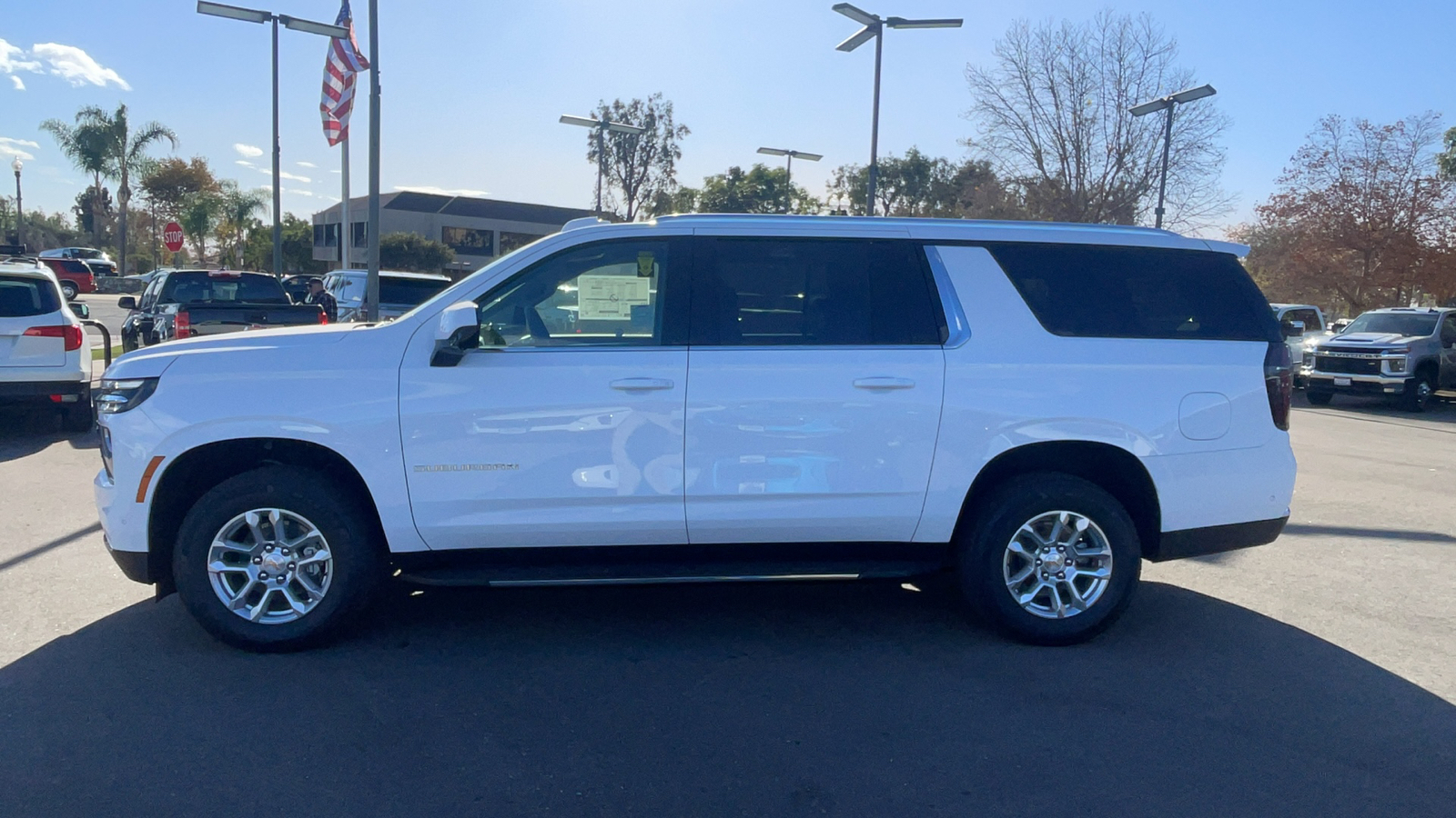 2025 Chevrolet Suburban LS 6