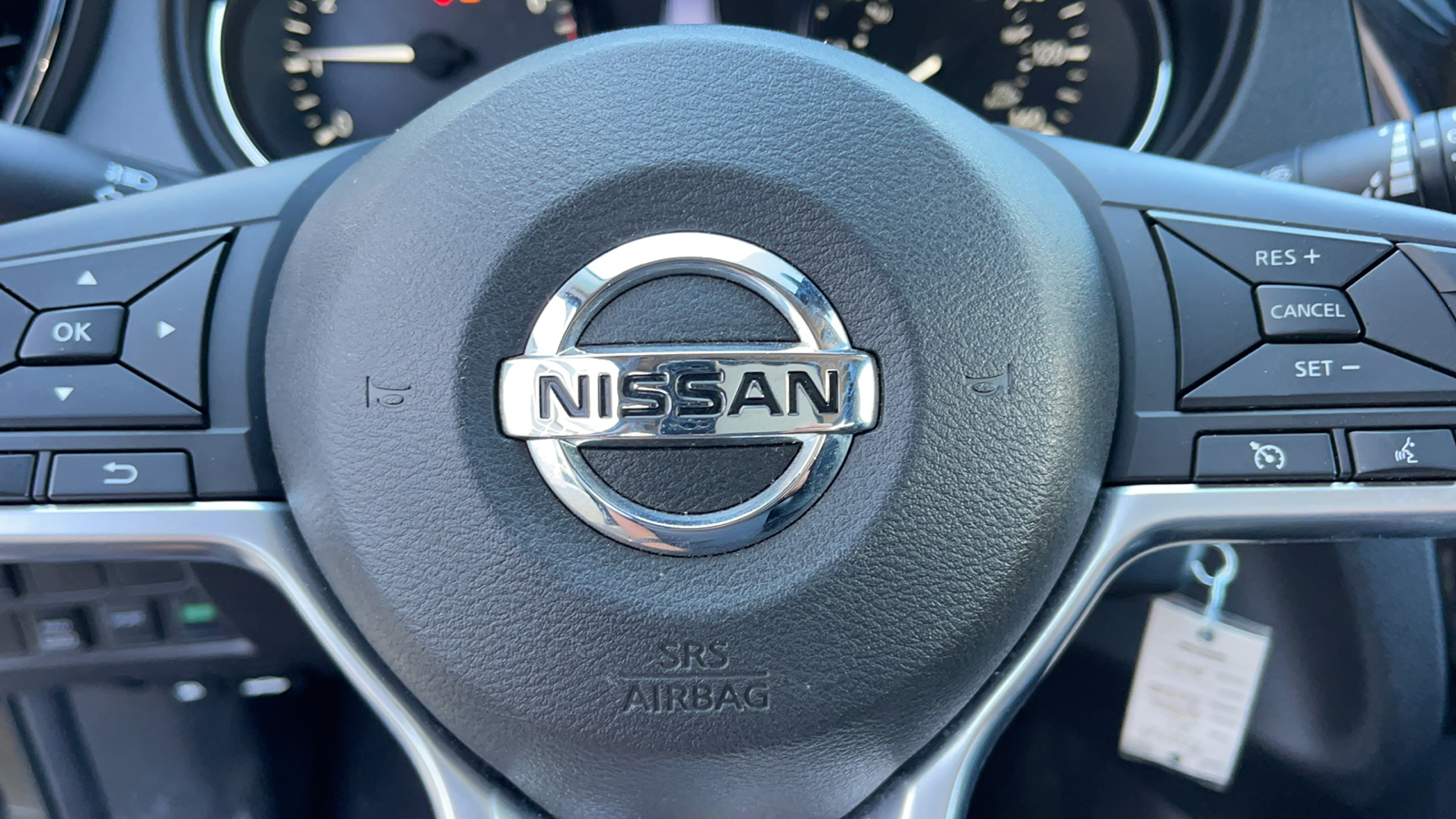 2021 Nissan Rogue Sport S 23