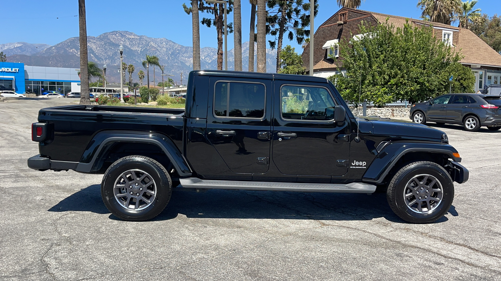 2023 Jeep Gladiator Overland 2