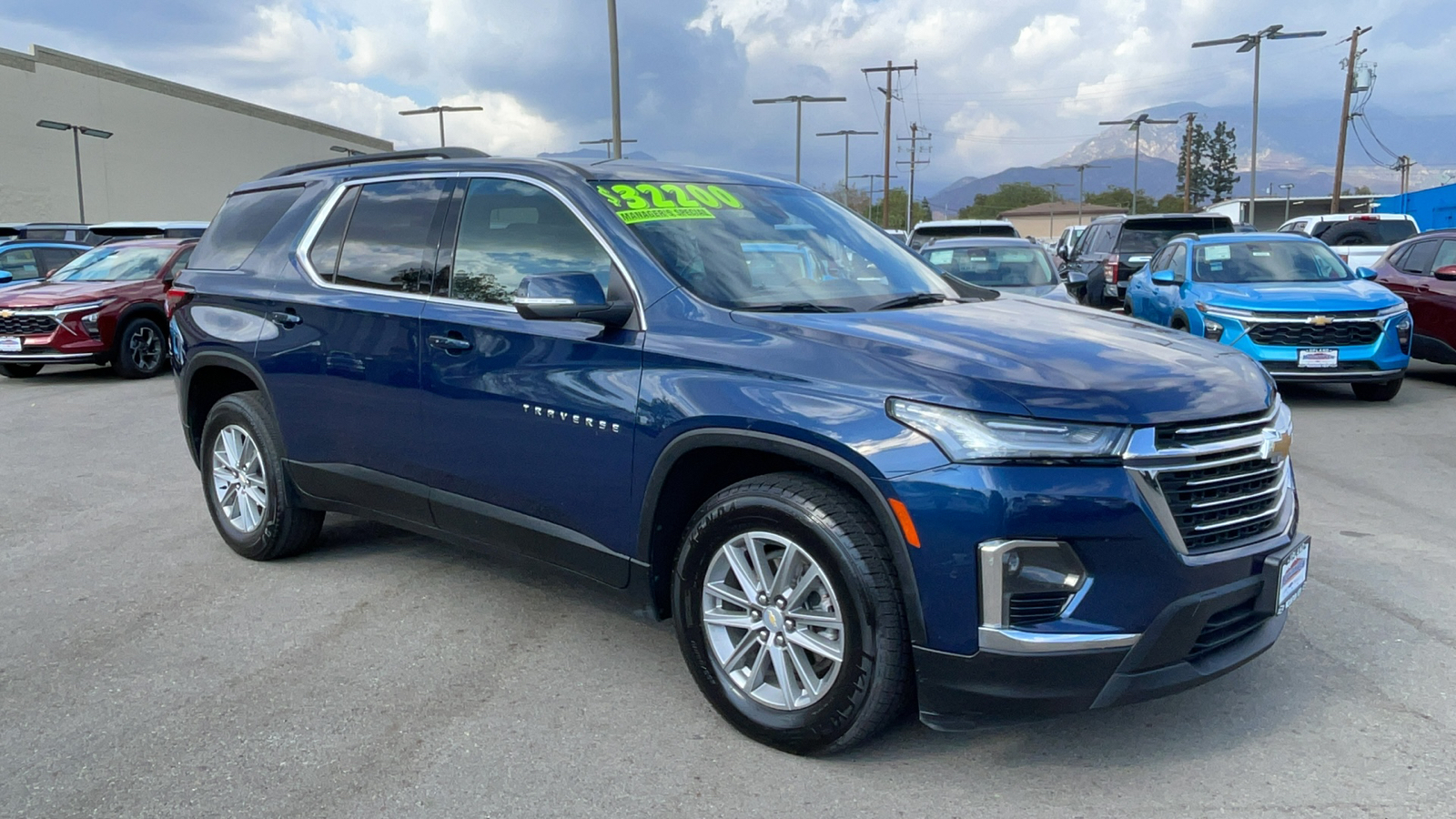 2022 Chevrolet Traverse LT Leather 1