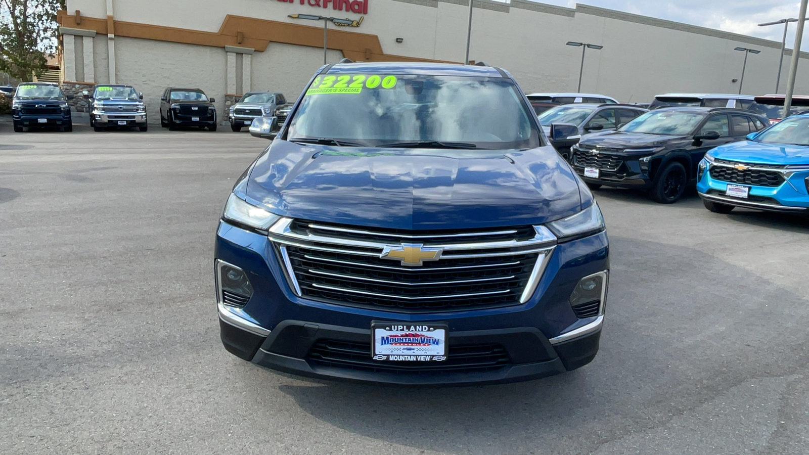 2022 Chevrolet Traverse LT Leather 8