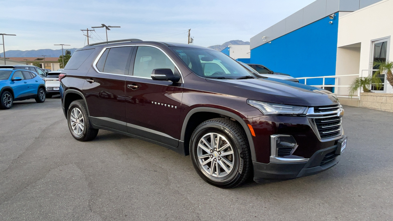 2022 Chevrolet Traverse LT Leather 1