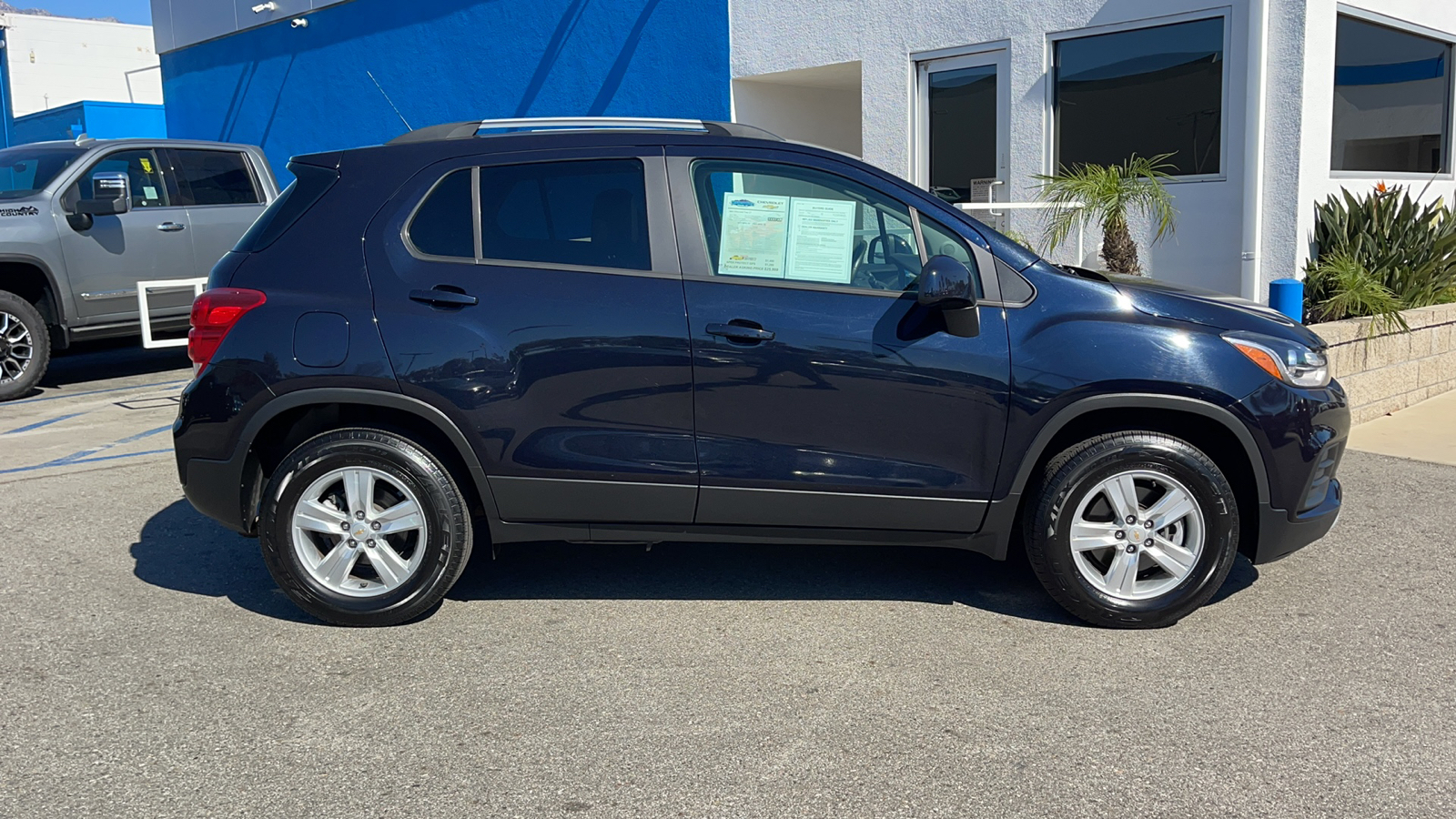 2021 Chevrolet Trax LT 2