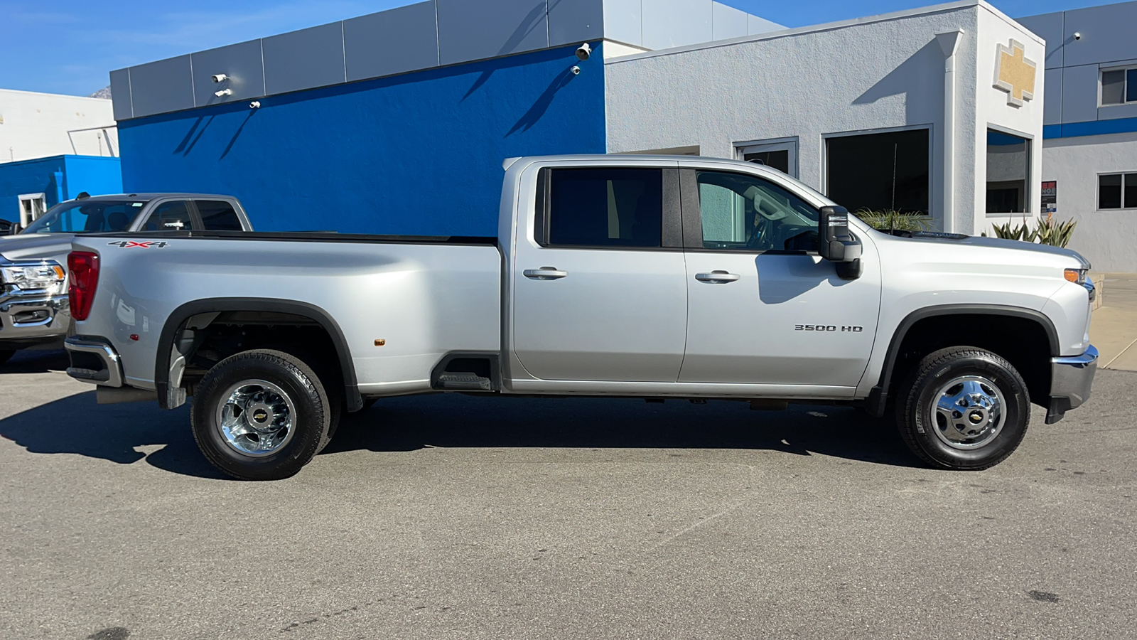 2023 Chevrolet Silverado 3500HD LT 2