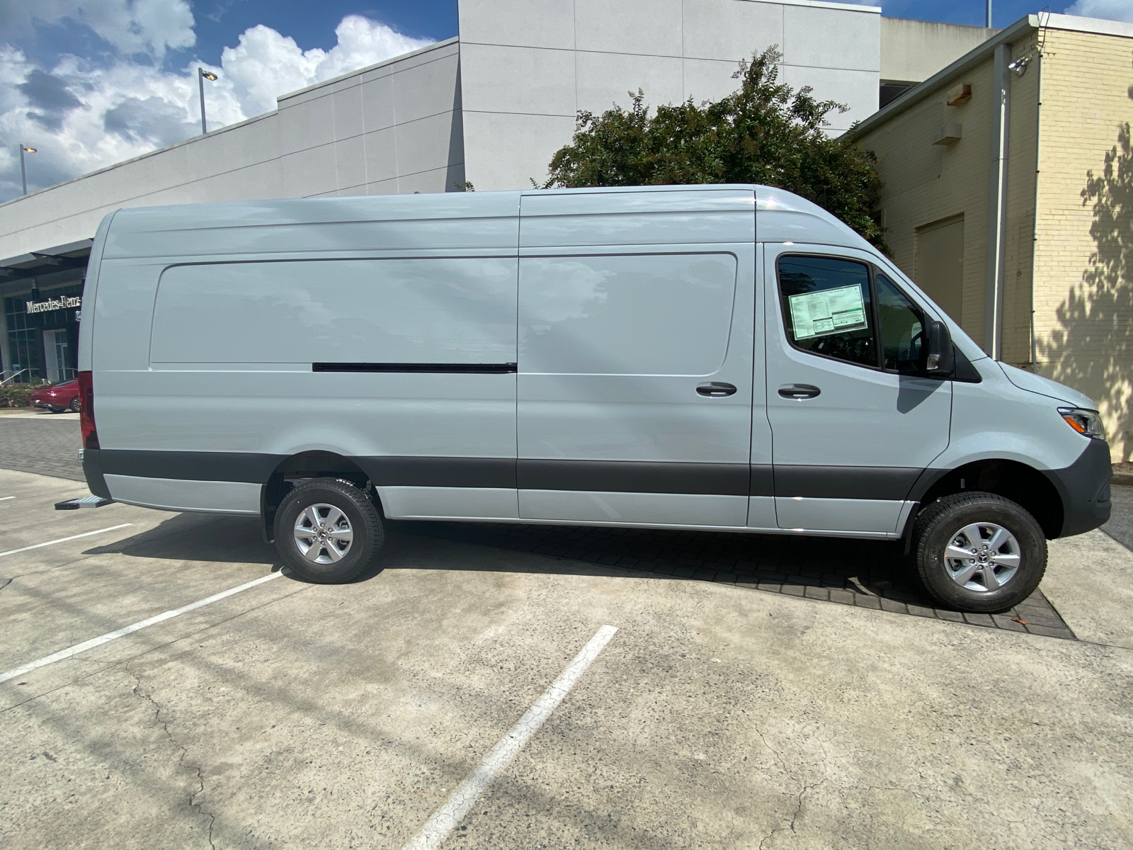 2024 Mercedes-Benz Sprinter 2500 Cargo 170 WB 2