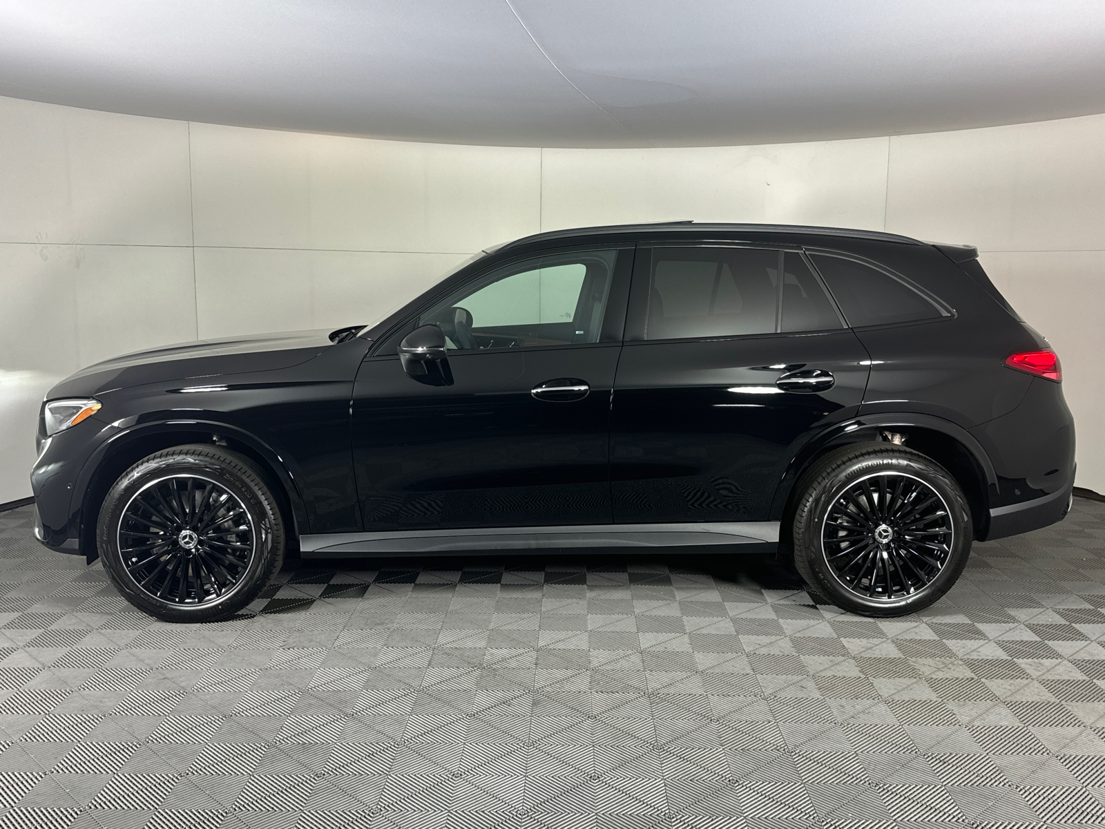 2024 Mercedes-Benz GLC GLC 300 6