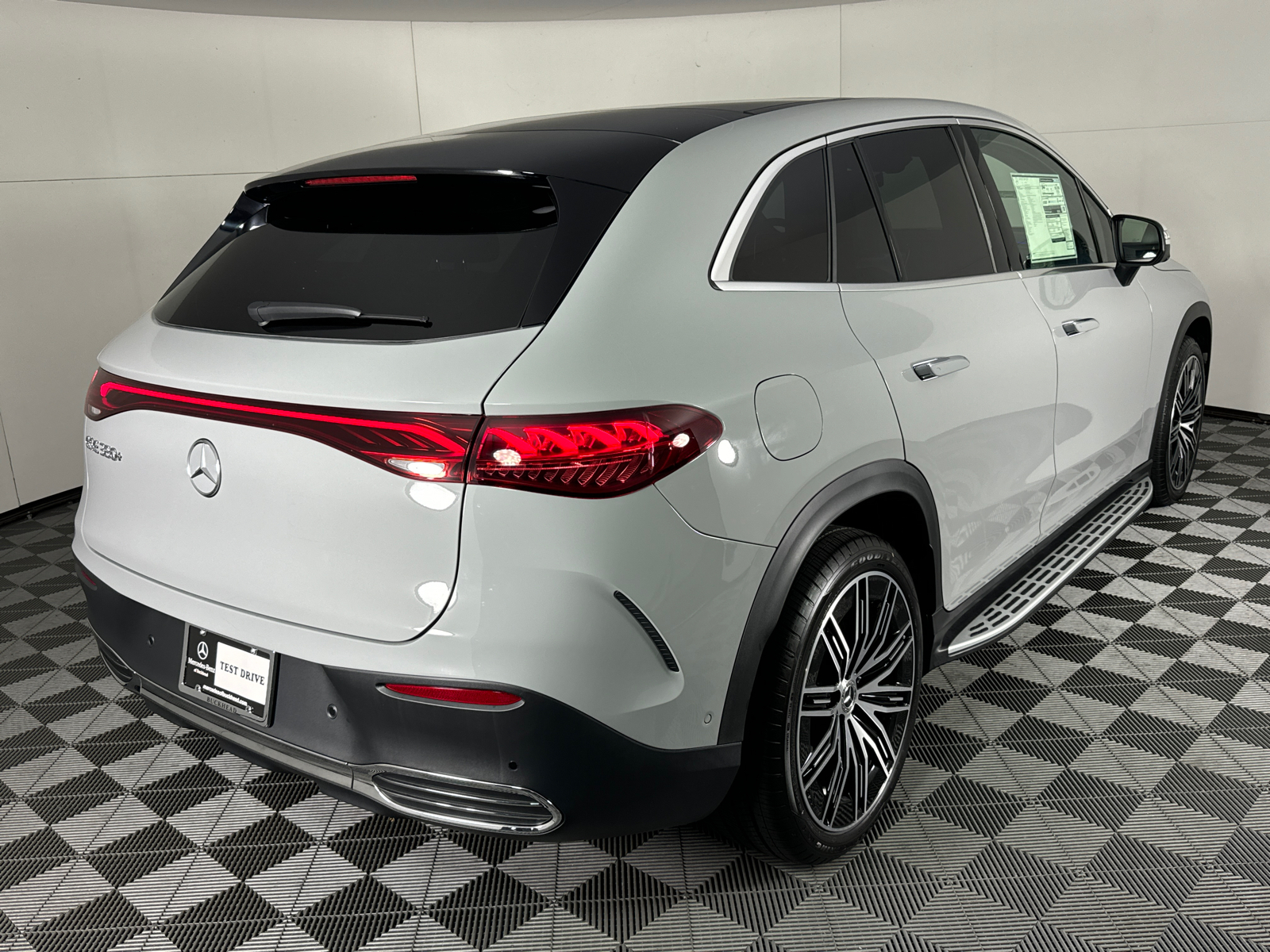 2024 Mercedes-Benz EQE 350+ SUV 3