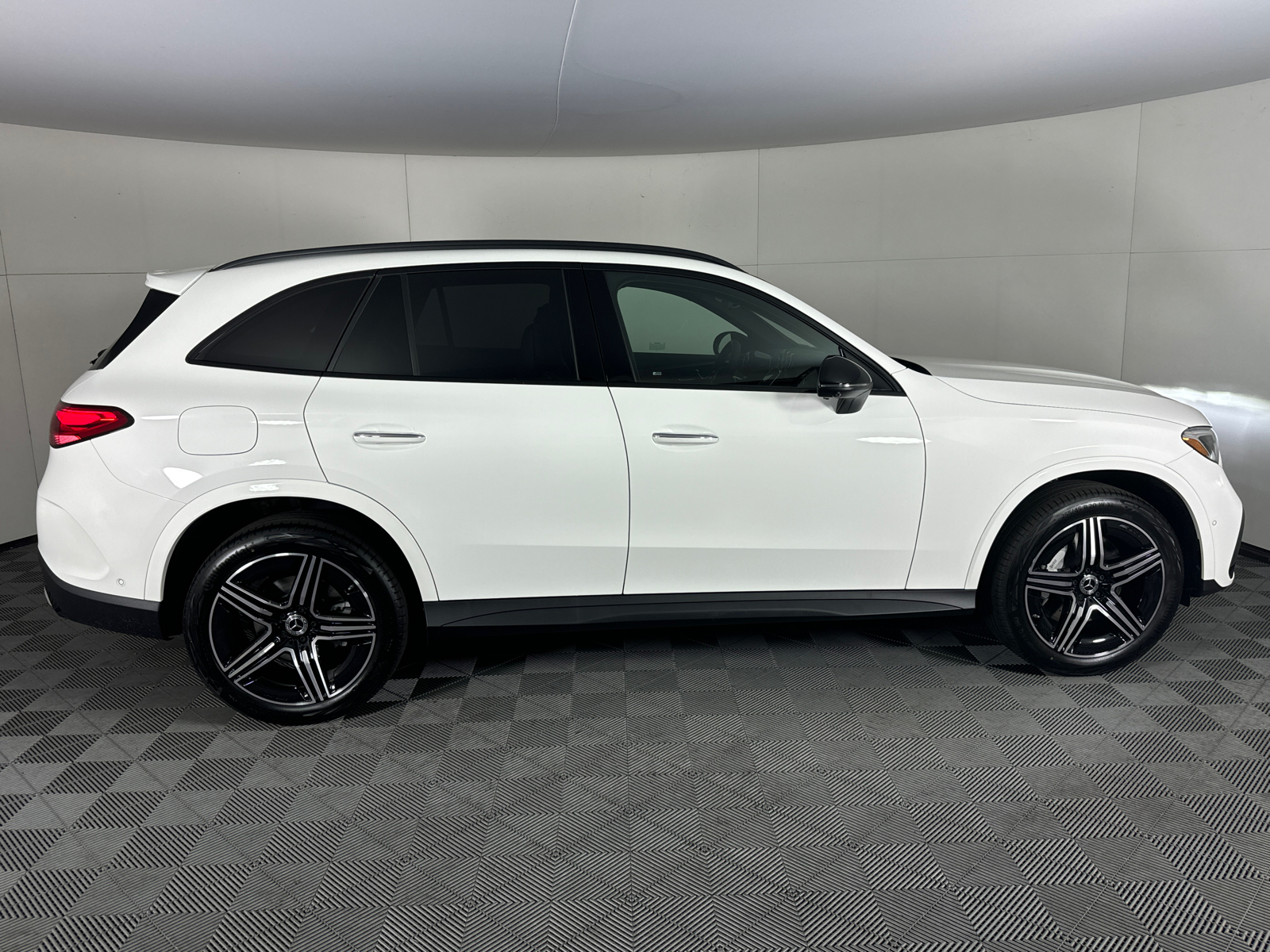 2024 Mercedes-Benz GLC GLC 300 2