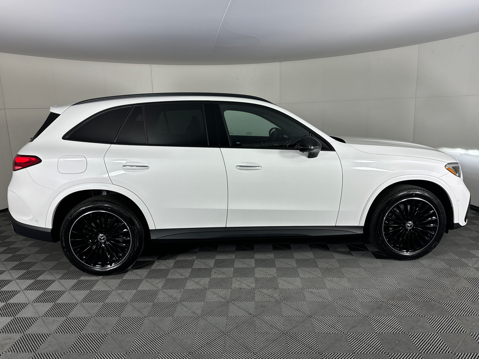 2024 Mercedes-Benz GLC GLC 300 2