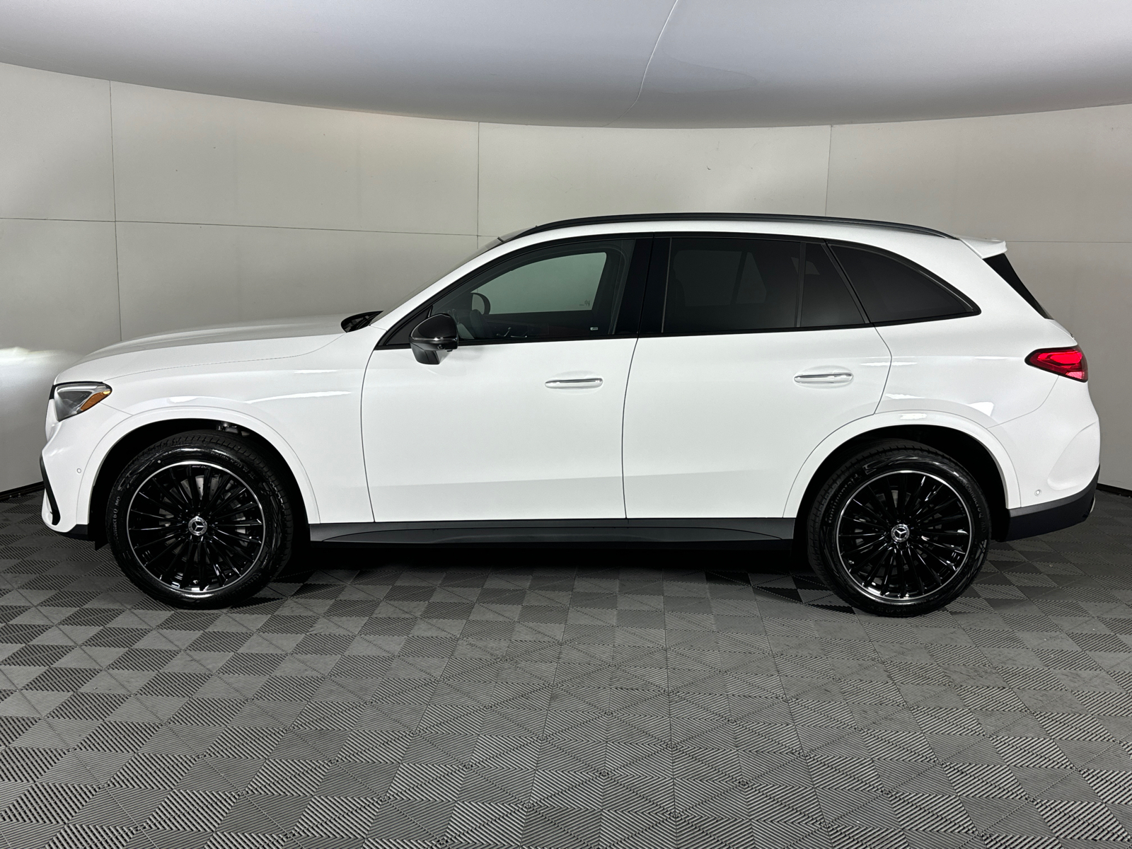 2024 Mercedes-Benz GLC GLC 300 6