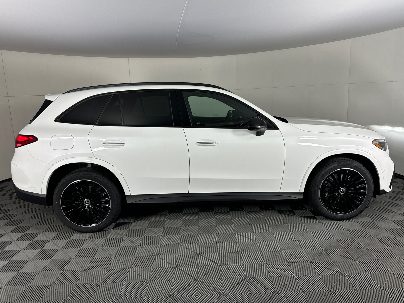 2024 Mercedes-Benz GLC GLC 300 2