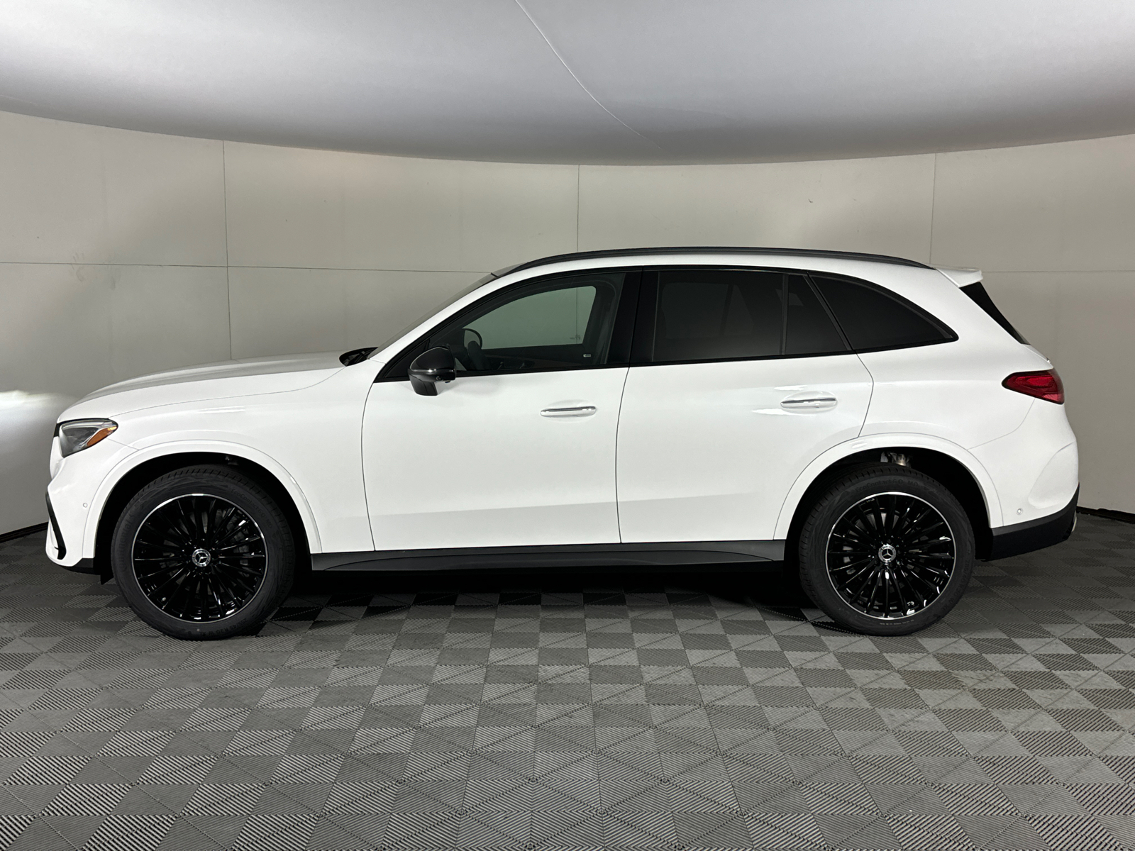 2024 Mercedes-Benz GLC GLC 300 6