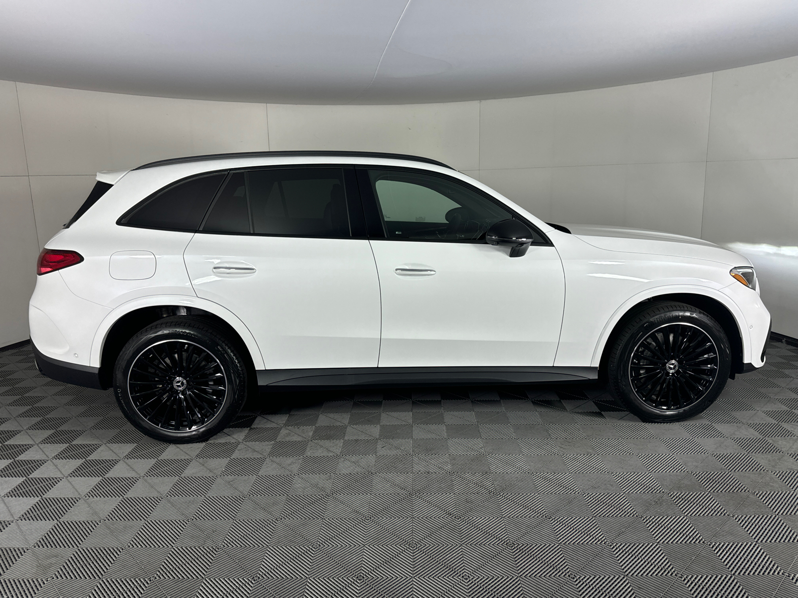 2024 Mercedes-Benz GLC GLC 300 2