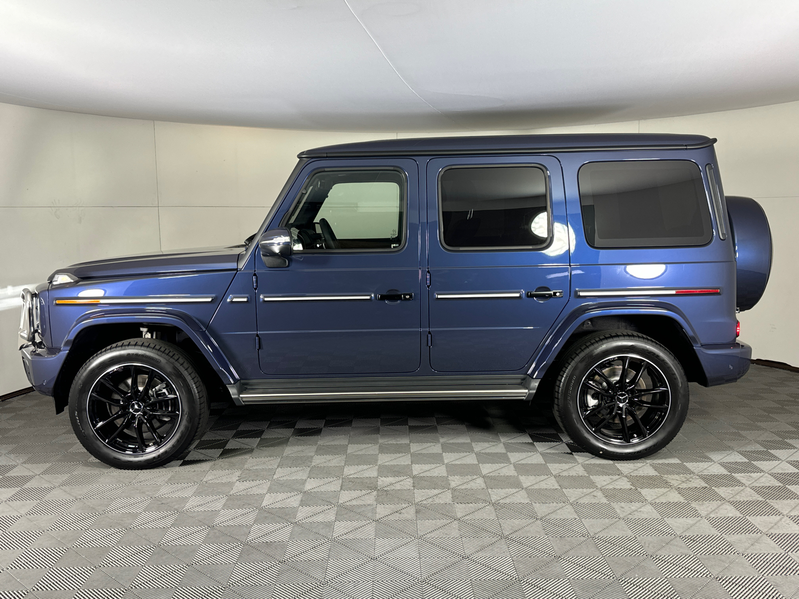 2025 Mercedes-Benz G-Class G 550 6