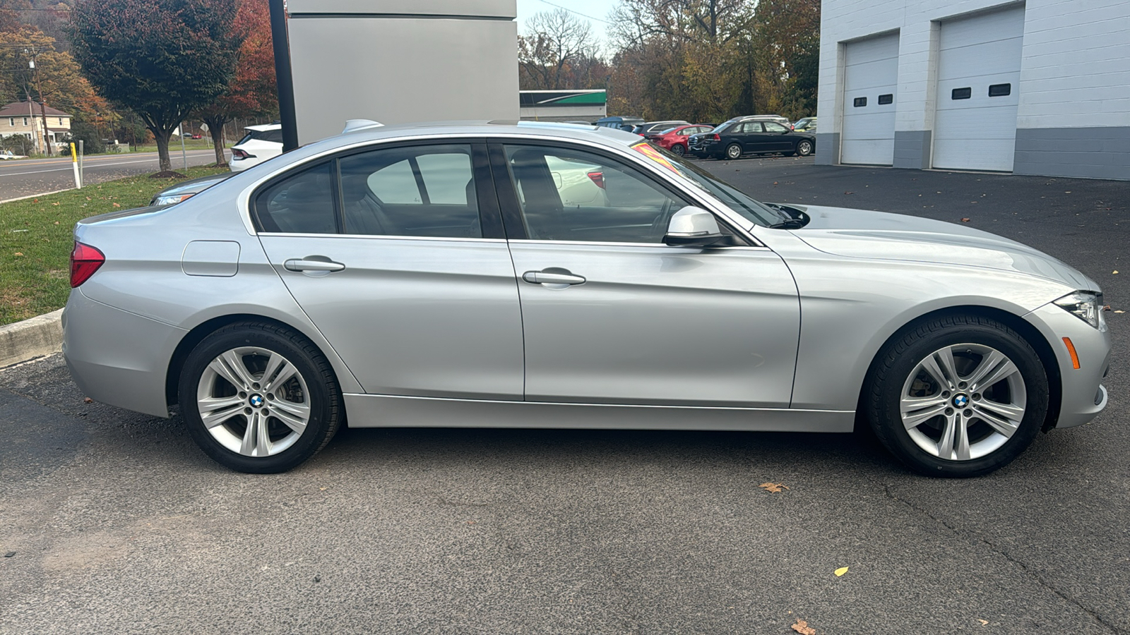 2017 BMW 3 Series 330i xDrive 2