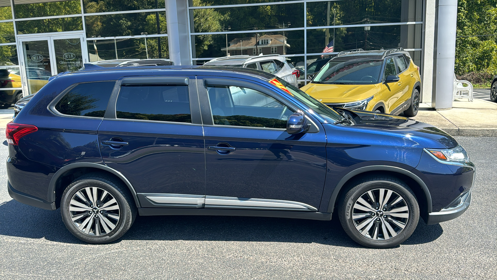 2019 Mitsubishi Outlander SE 2