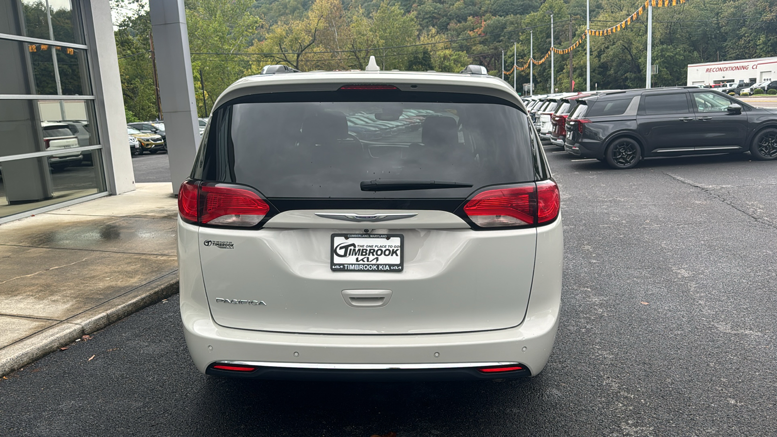 2020 Chrysler Pacifica Touring L Plus 4