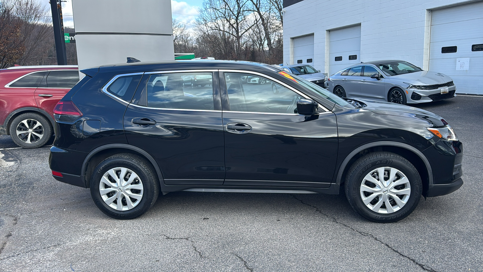 2020 Nissan Rogue S 2