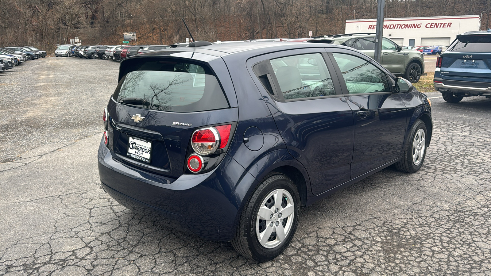 2015 Chevrolet Sonic LS 3