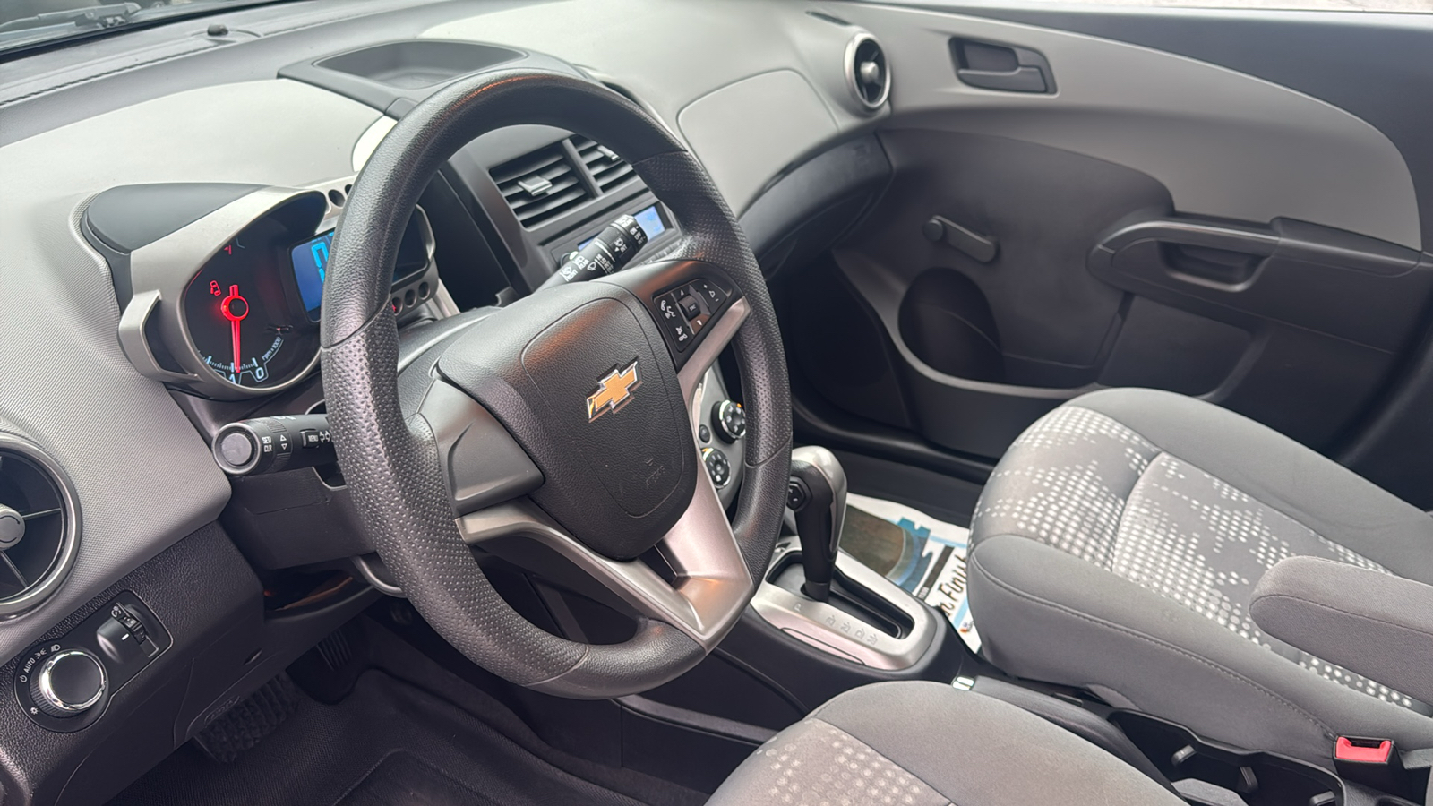 2015 Chevrolet Sonic LS 14