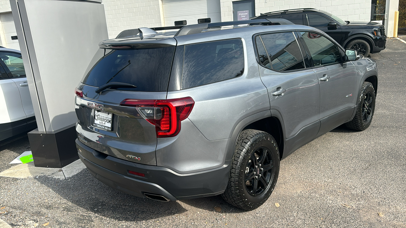 2021 GMC Acadia AT4 3