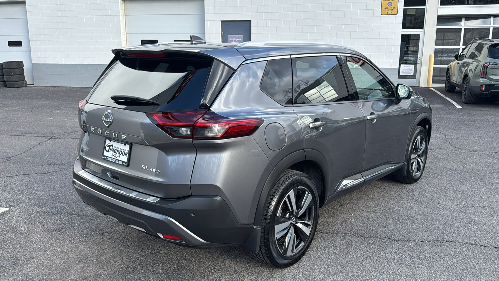 2023 Nissan Rogue SL 3