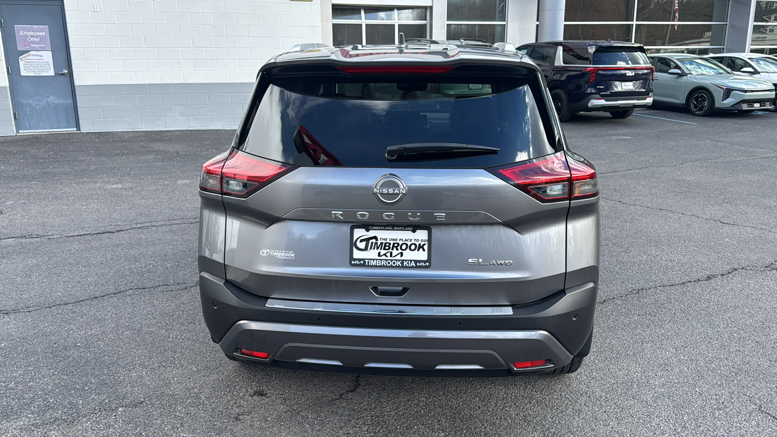 2023 Nissan Rogue SL 4