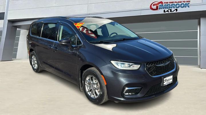 2021 Chrysler Pacifica Touring 1