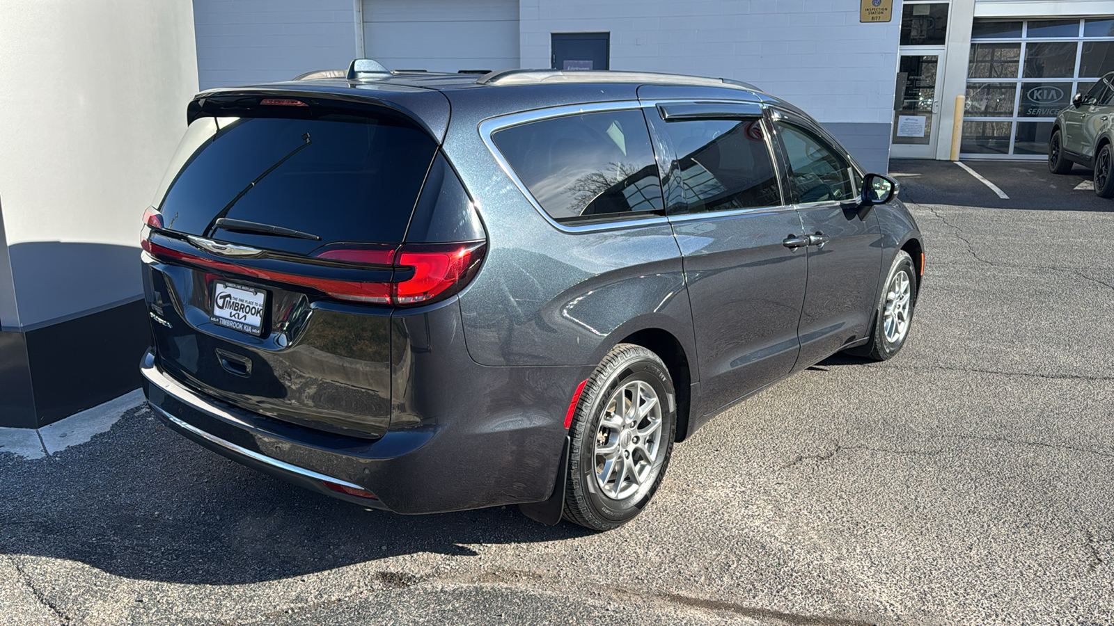 2021 Chrysler Pacifica Touring 3