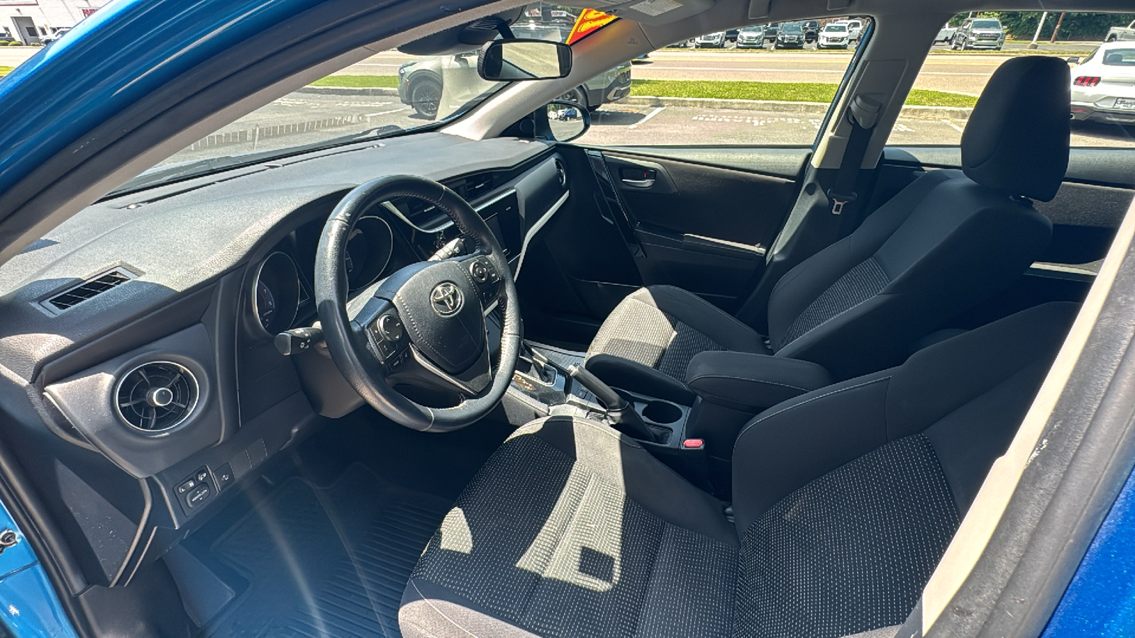 2018 Toyota Corolla iM Base 12