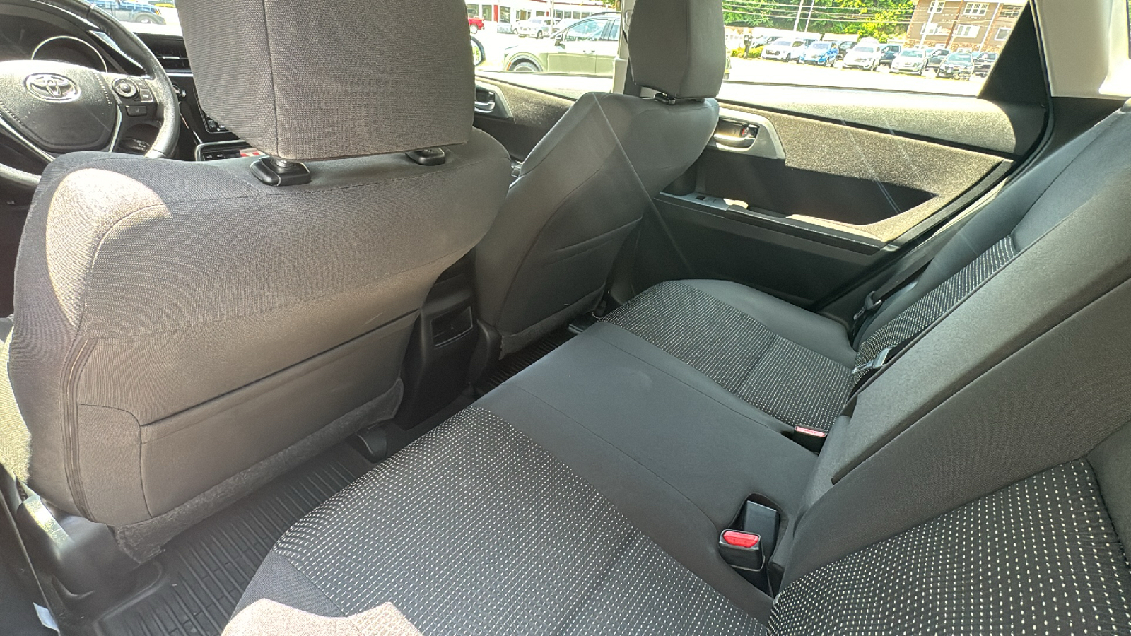 2018 Toyota Corolla iM Base 16