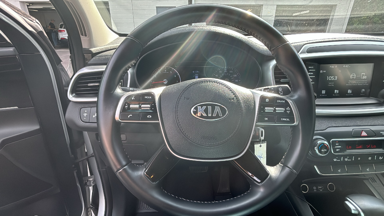 2020 Kia Sorento LX 29