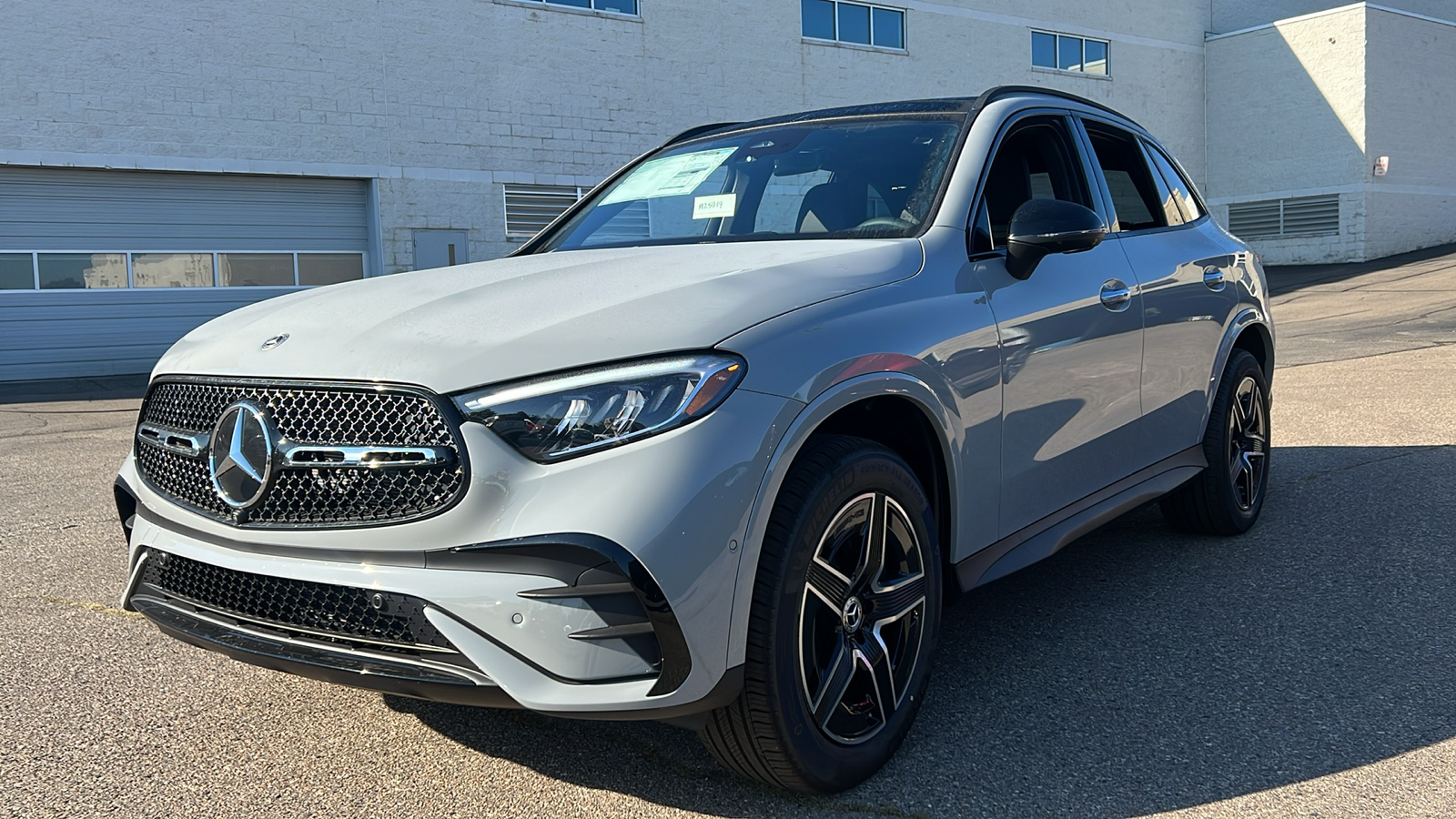 2025 Mercedes-Benz GLC GLC 300 8