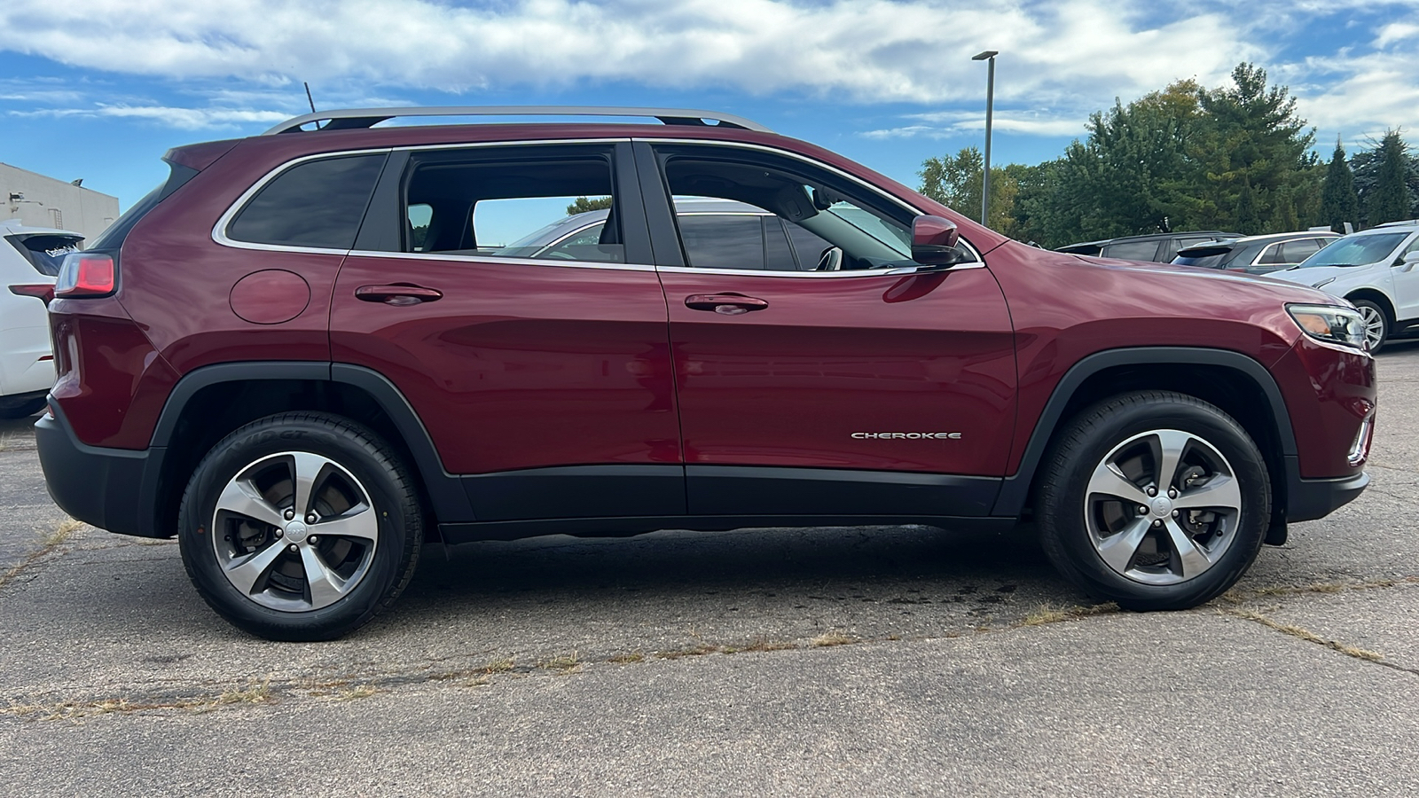 2019 Jeep Cherokee Limited 3