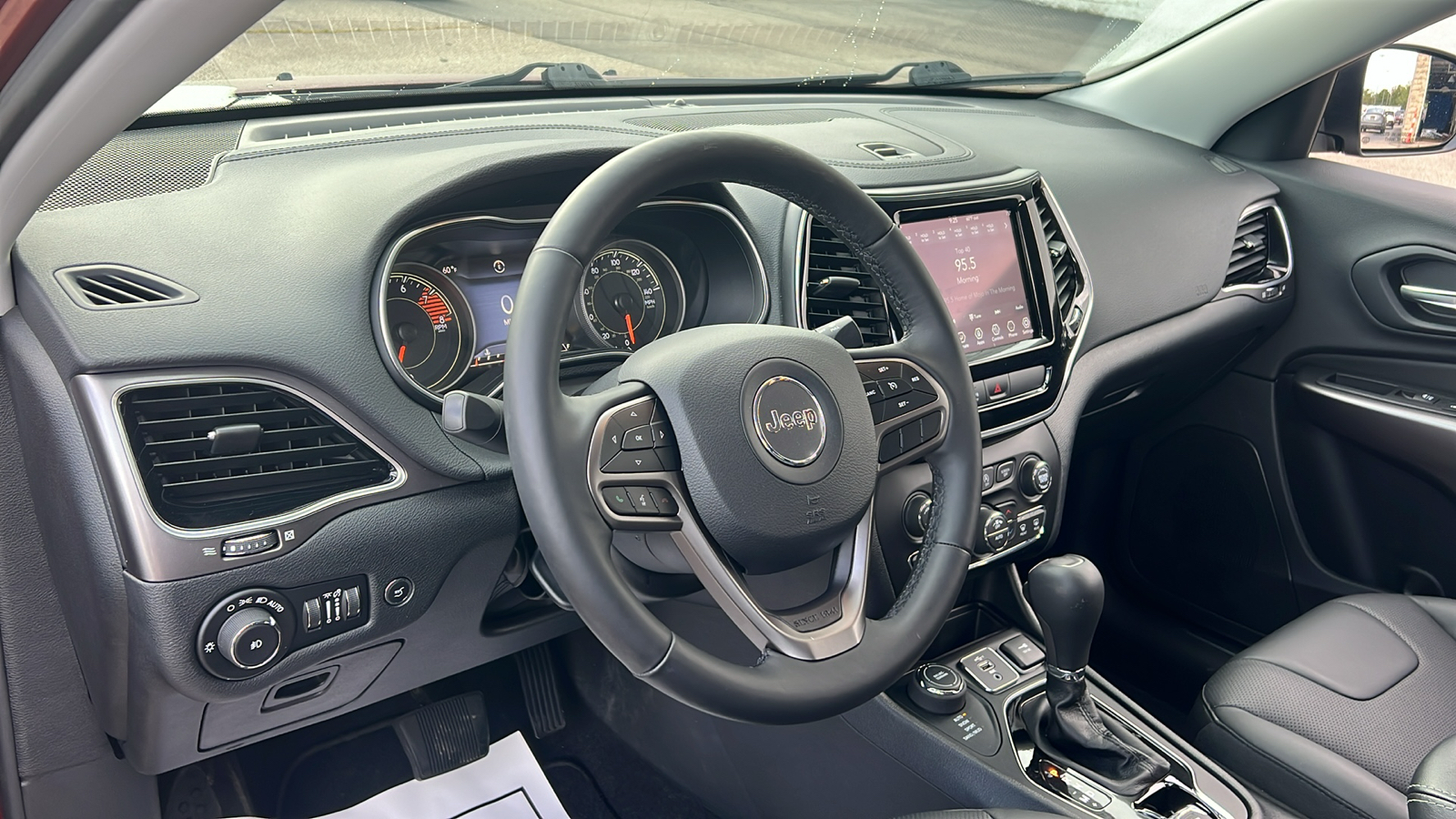 2019 Jeep Cherokee Limited 26