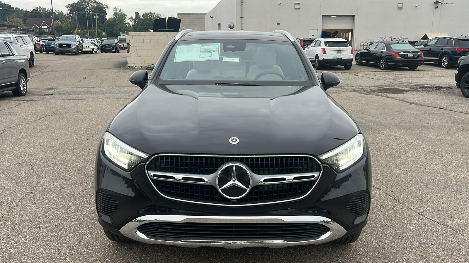 2025 Mercedes-Benz GLC GLC 300 8