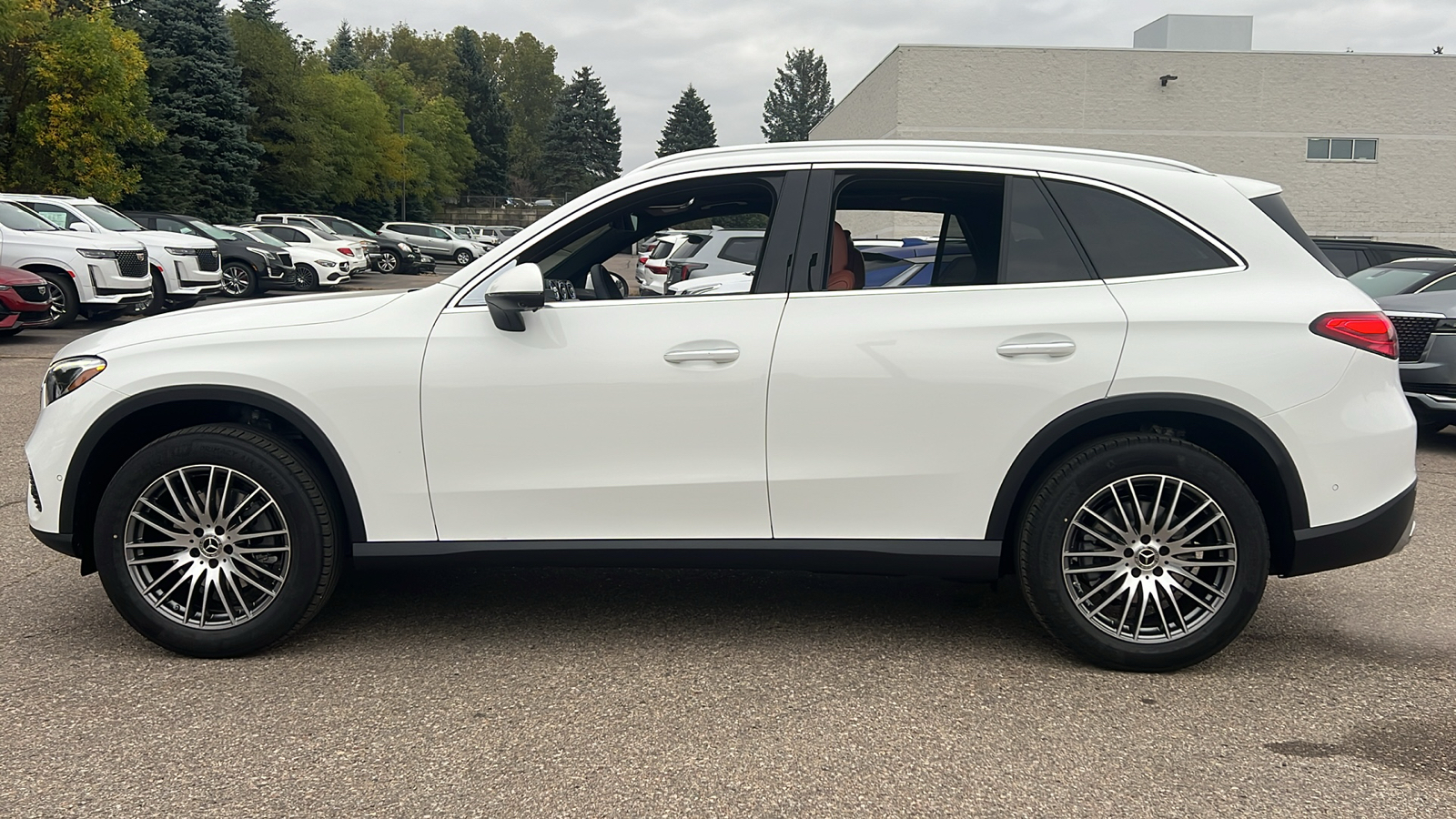 2025 Mercedes-Benz GLC GLC 300 6